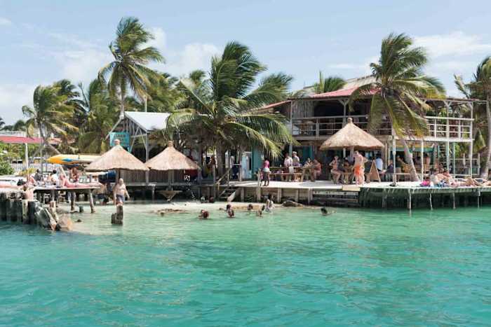 4.1. Caye Caulker, North Islands